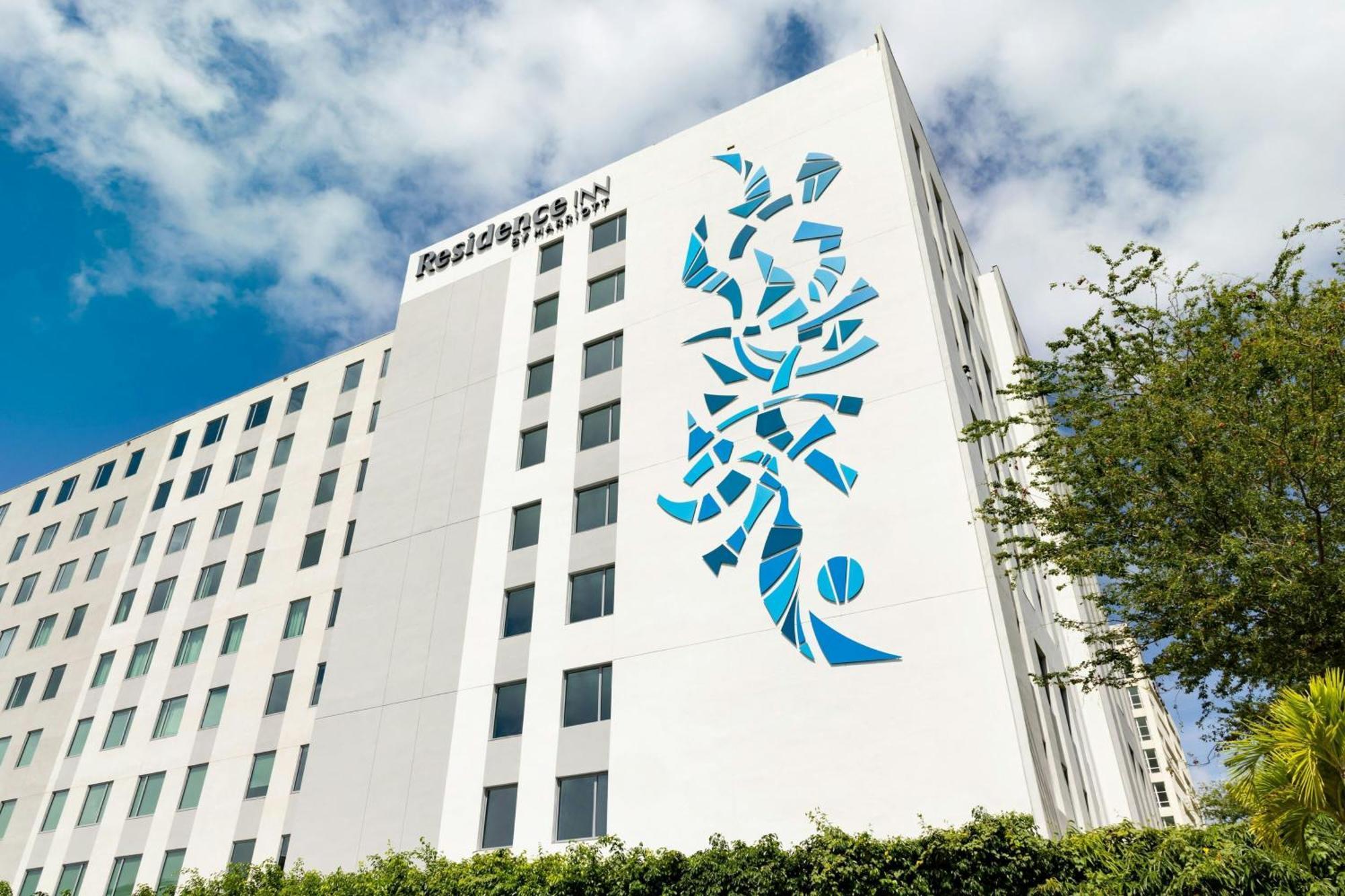 Residence Inn By Marriott San Juan Isla Verde Exteriör bild